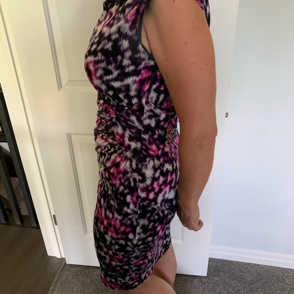 Planet dress with purple design - Picture 2 of 6